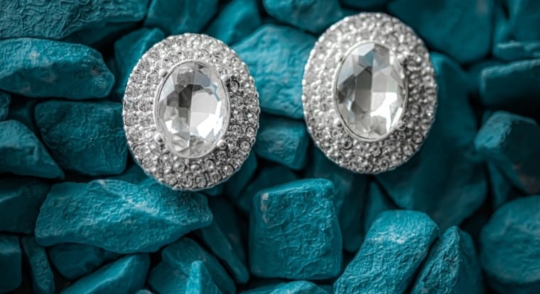 Are Diamond Earrings a Good Gift