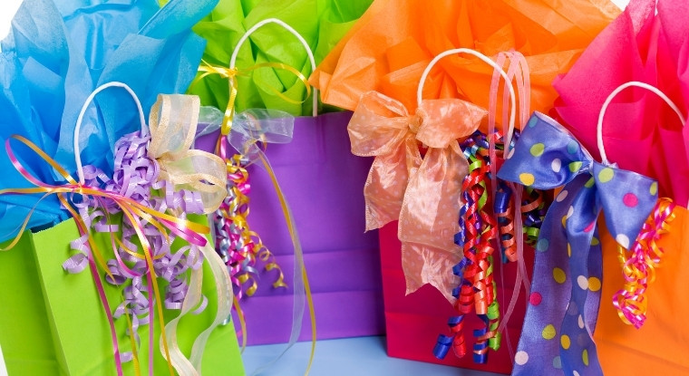 How to Tie Gift Bag Handles Together